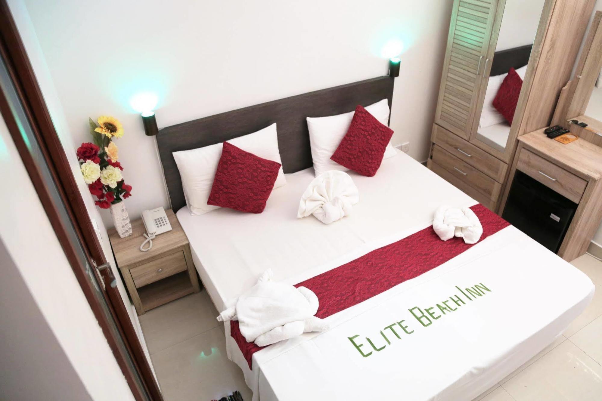 Elite Beach Inn Хулхумале Екстериор снимка